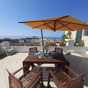 La Terrazza Tra Il Mare E Gli Ulivi By World Appartamento
